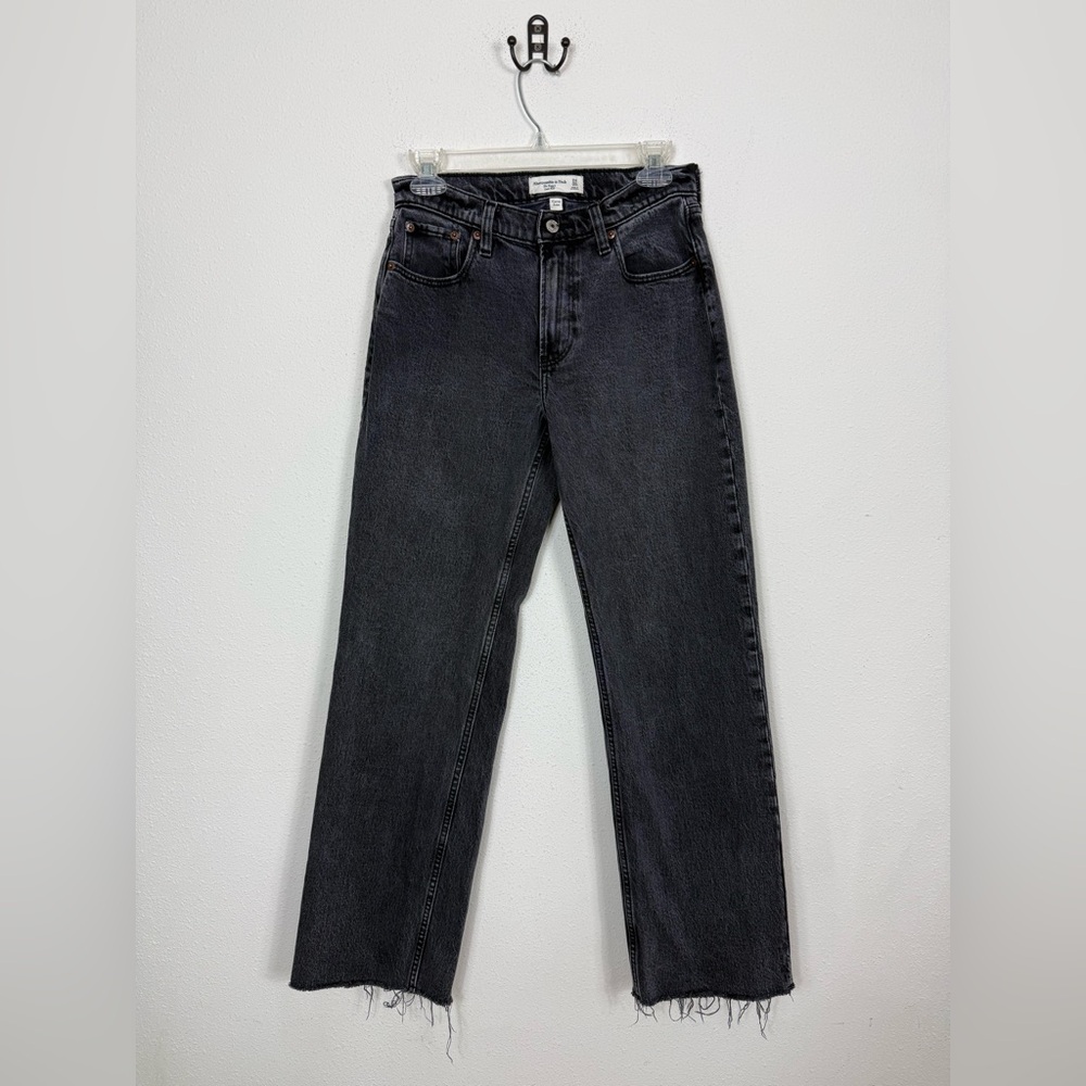 Abercrombie & Fitch Curve Love The Baggy Low Rise Jean Black Raw Hem 24/00R